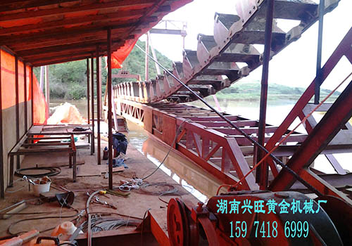 剛果金 采金船 安裝現場