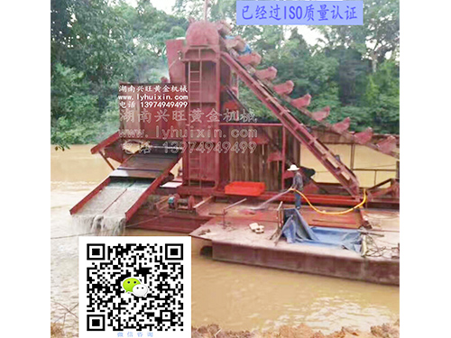 海外-采金船現場